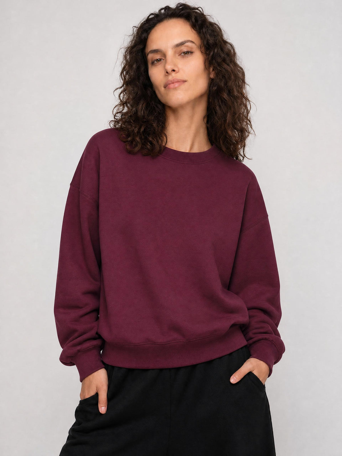 Essential-Heavyweight-Crewneck-sweatshirt-unisex-in-black-blue-gray-white-camel-khaki-red-customisable